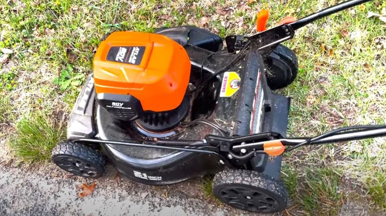 Top view of Harbor freight electric lawnmower