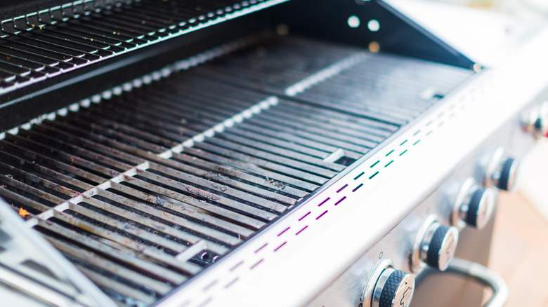 Dirty gas grill