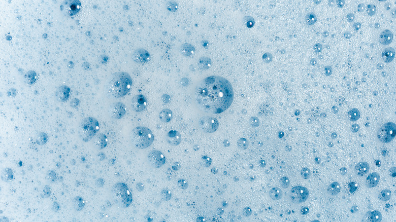 Soap bubbles trap grease
