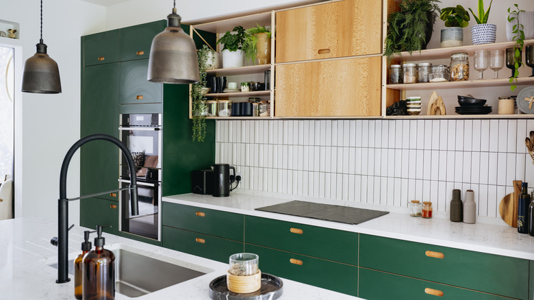 Modern green kitchen