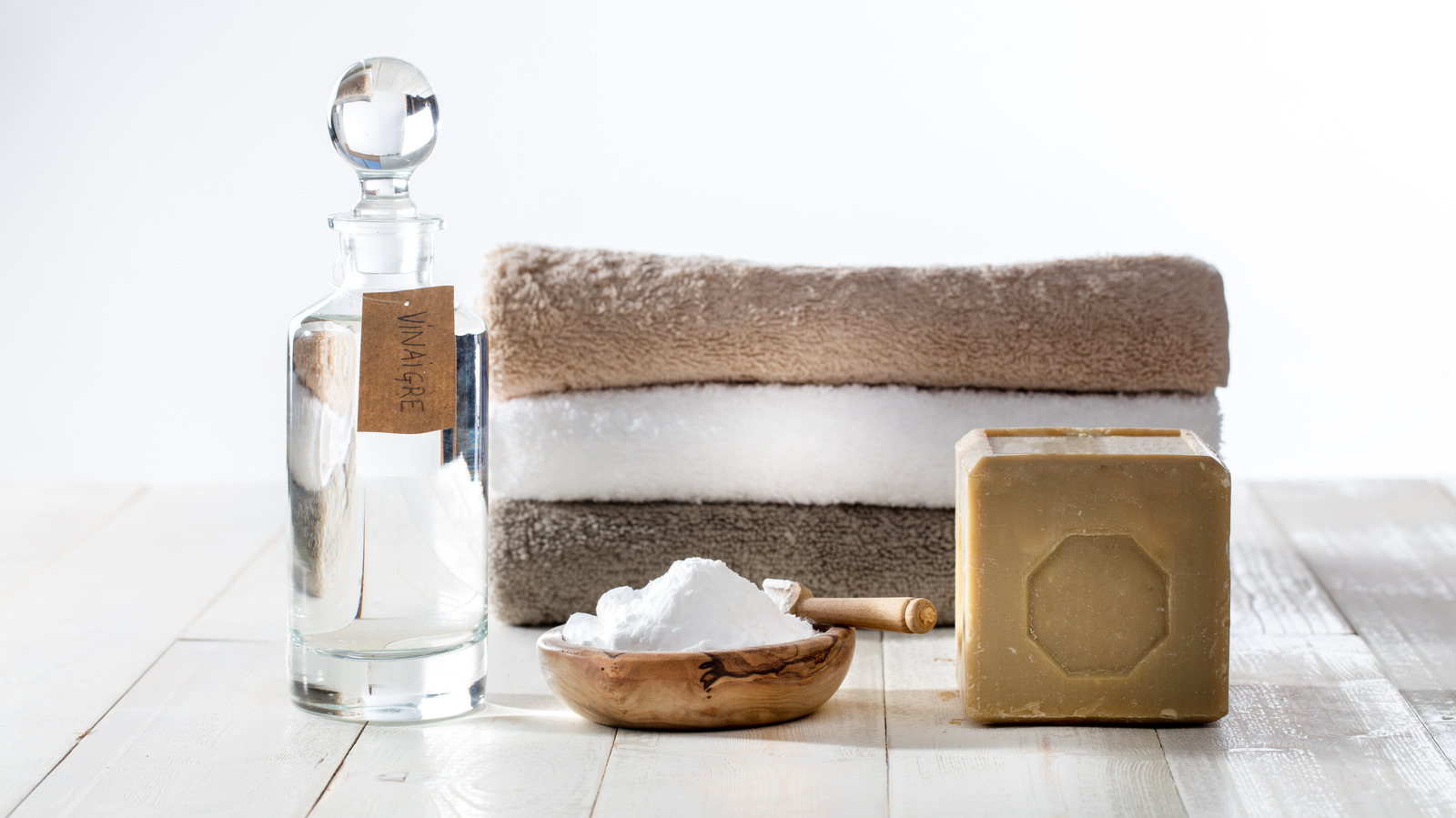 Is Mixing Vinegar And Fabric Softener A Good Idea? Our Laundry Expert Weighs In