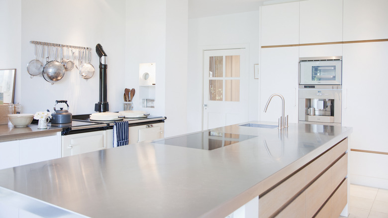 Kitchen with clean countertops