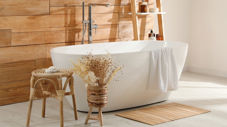 Oversized bathtub