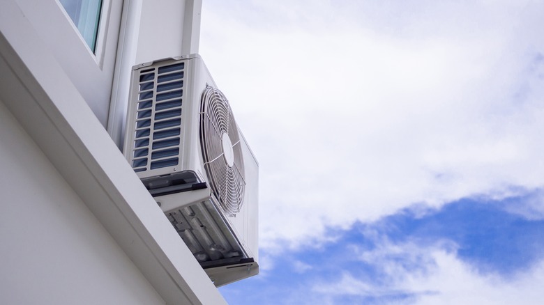Window air conditioner