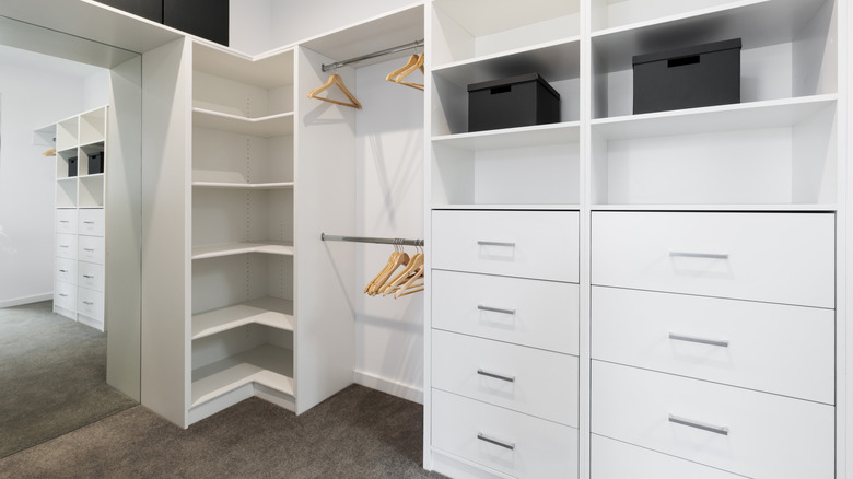 A white melamine closet system
