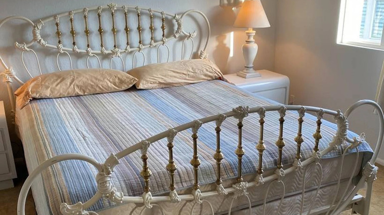 Elliott's Designs cast iron bed