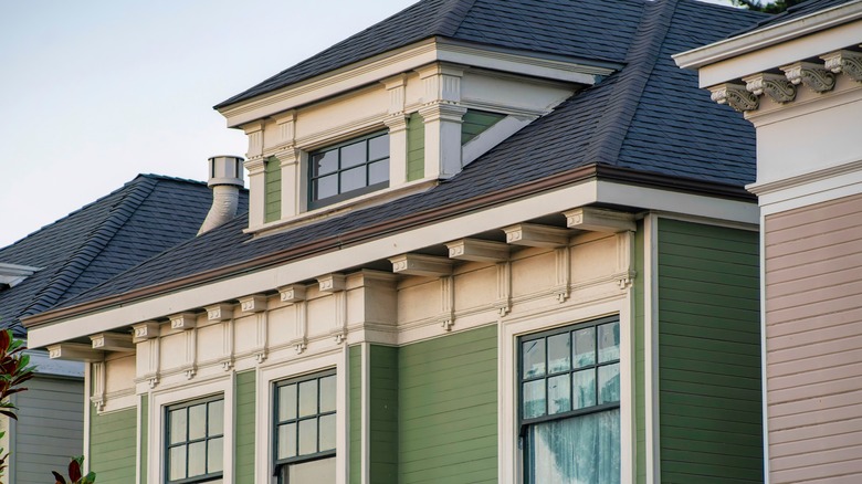 Home with corbels