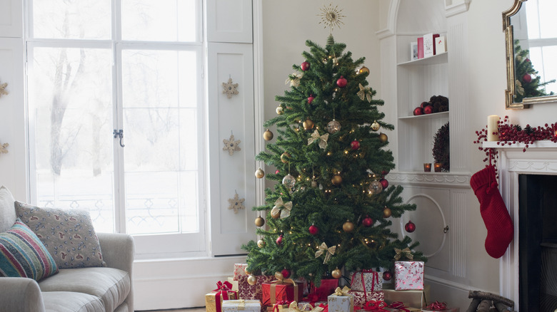 Christmas tree with wrapped presents