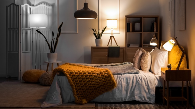 Small room with lamps