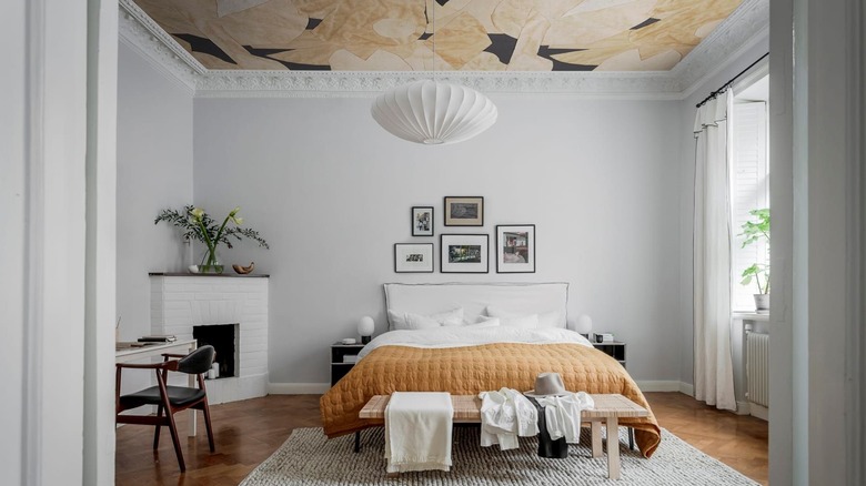 wallpaper on ceiling