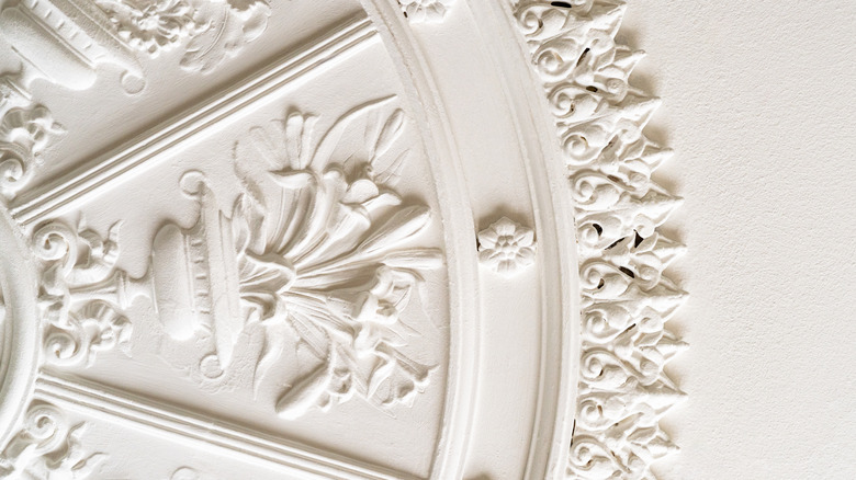 close up of a plaster molding ceiling