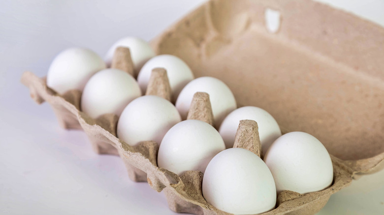 Egg carton with eggs