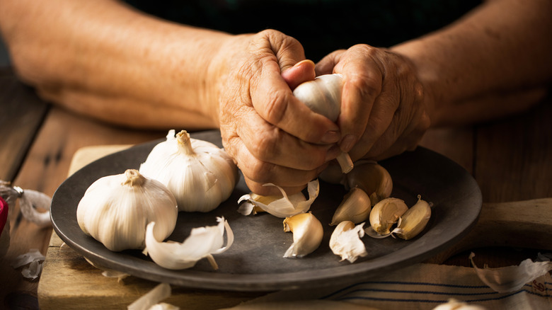 creating garlic spray