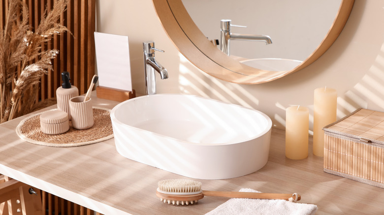 Clean, beautiful bathroom sinktop that looks organized