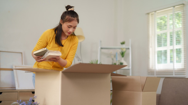 Keep Your Living Room Organized And Decluttered The Japanese Way