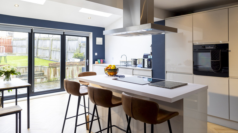 A clean, clutter-free kitchen