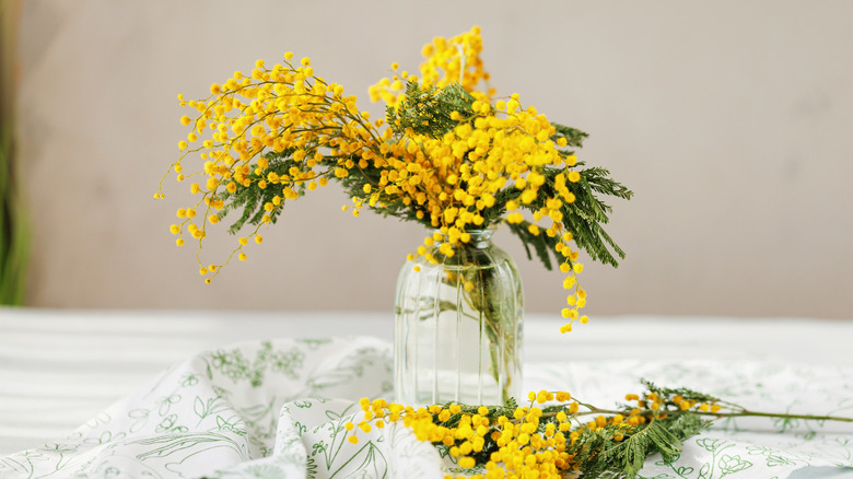 Make A Plain Glass Vase Your Own With These Etching Tips