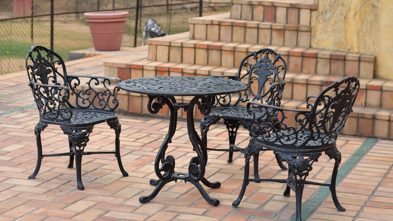 wrought iron patio furniture