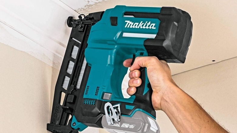 Makita versatile 18V cordless finish nailer