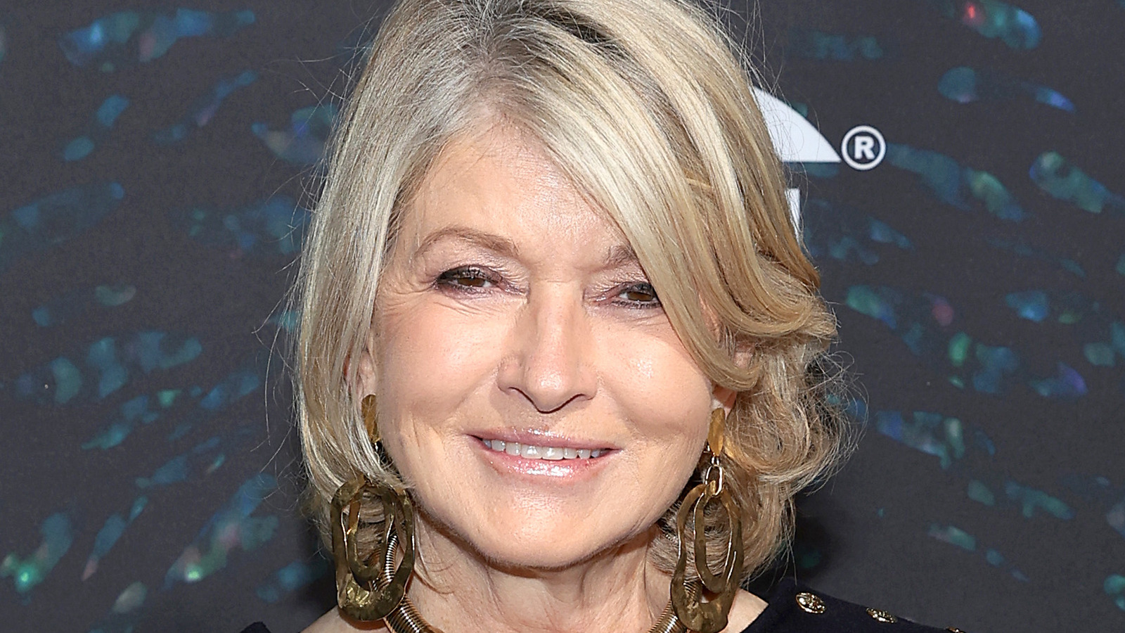 Martha Stewart's Hack For Turning Dishtowels Into The Cutest Curtains