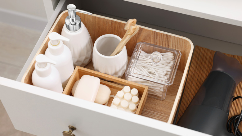 Bathroom drawer with separate containers for storage