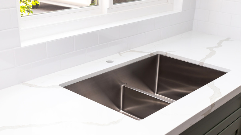 White quartz kitchen countertop