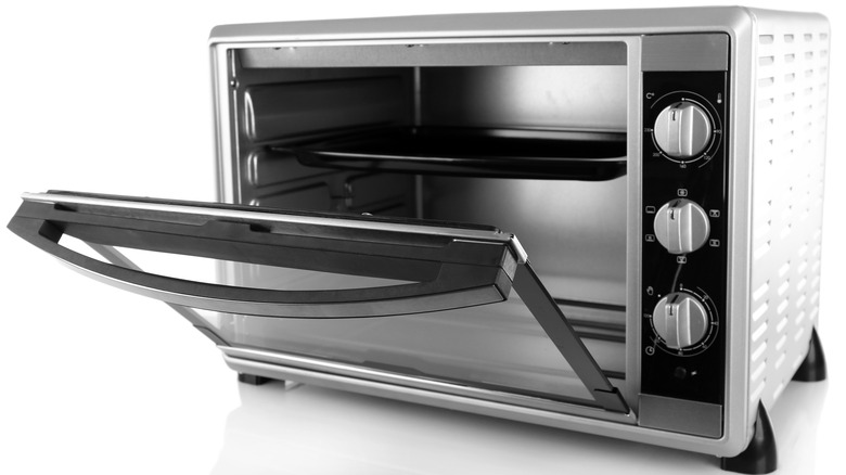 toaster oven with various settings