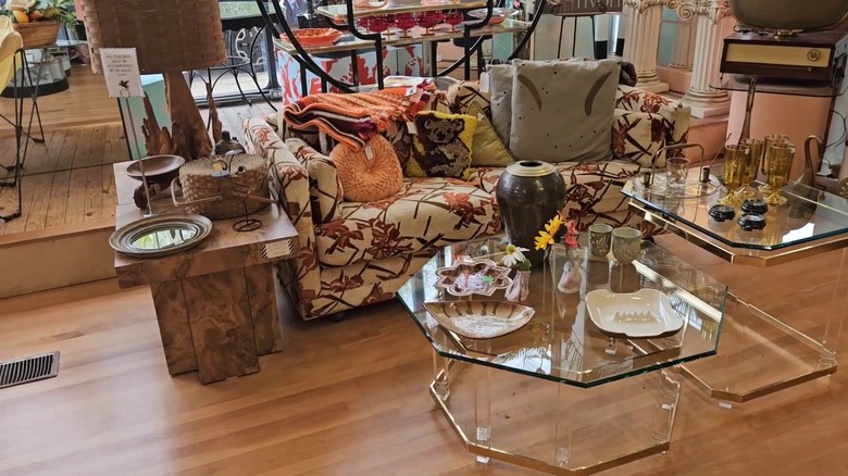 Vintage home goods displayed neatly in a thrift store