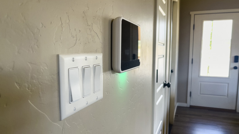Multiple mid-hallway light switches