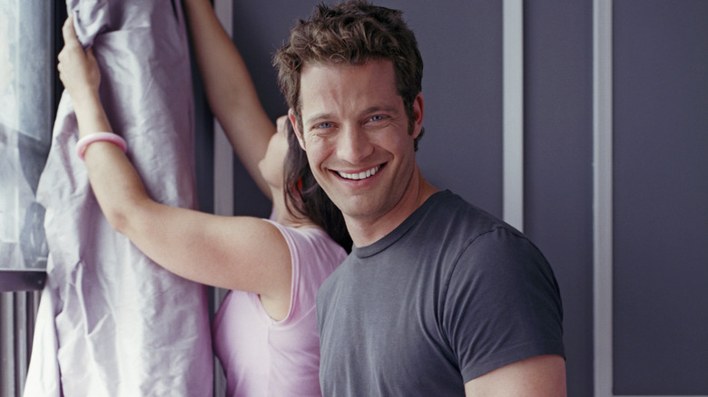 Nate Berkus on set