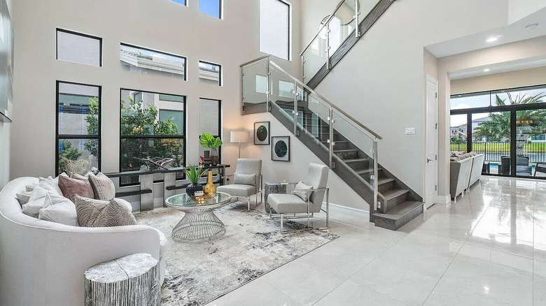 entrance sitting area