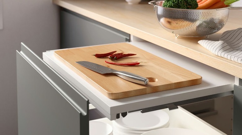 The UTRUSTA pull out countertop installed in a kitchen