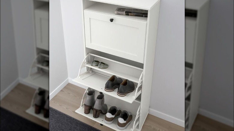 The Ikea Brusali shoe rack opened to reveal various different shoes