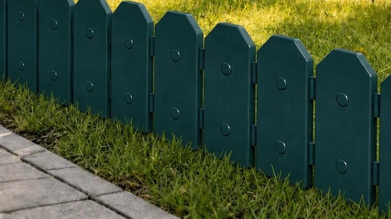 Evelyne Wooden Grain Garden Border Edging.