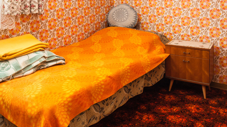 A 1970s style bedroom