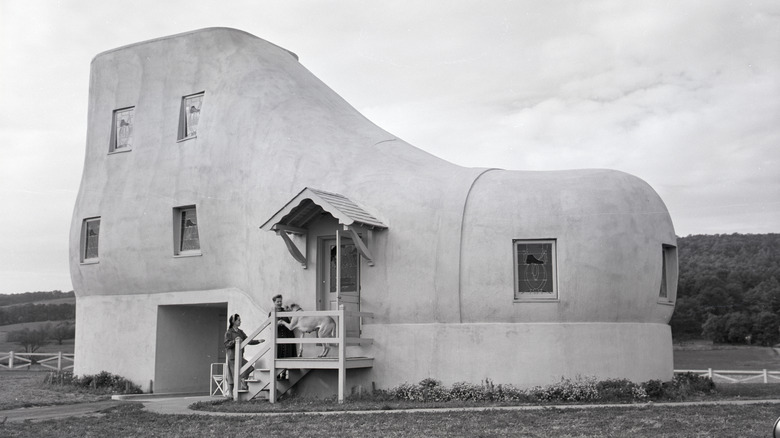 Old photograph of Haines Shoe House