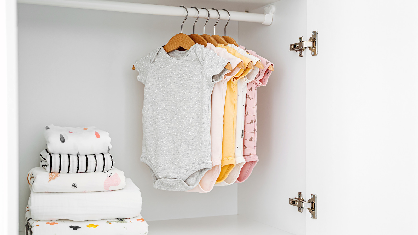 CHILDREN'S HANGERS AND OTHER ORGANIZATION TIPS EVERY PARENT NEEDS