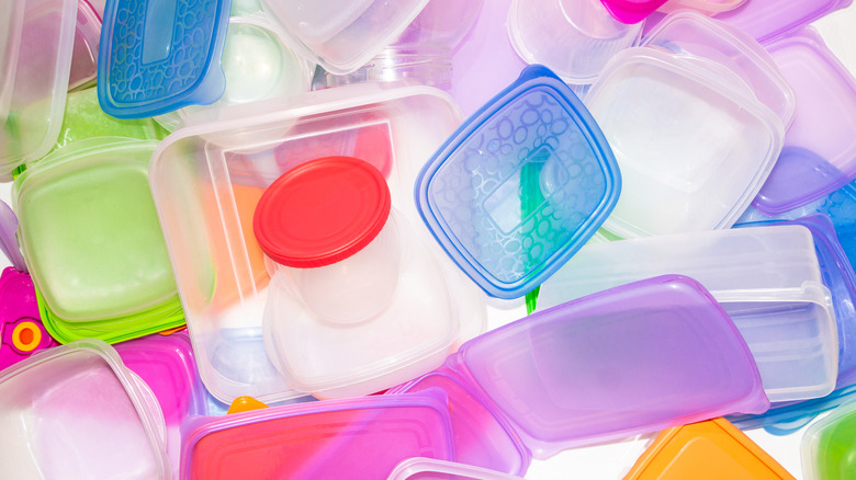 Disorganized plastic food storage containers