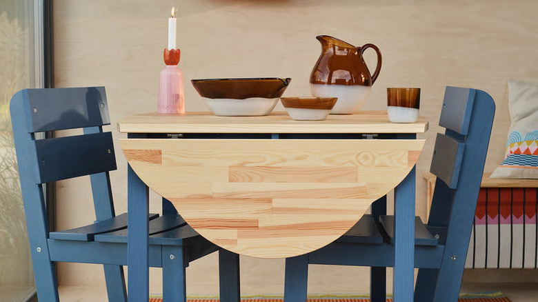 Product photo of IKEA's OMMJÄNGE Drop-leaf table