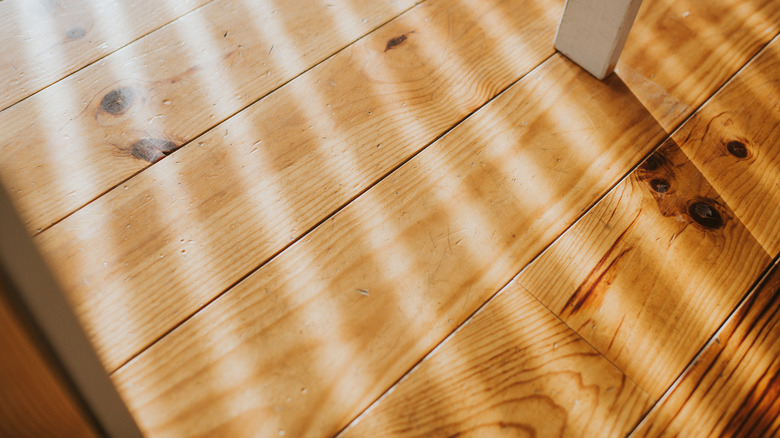 knotty pine flooring