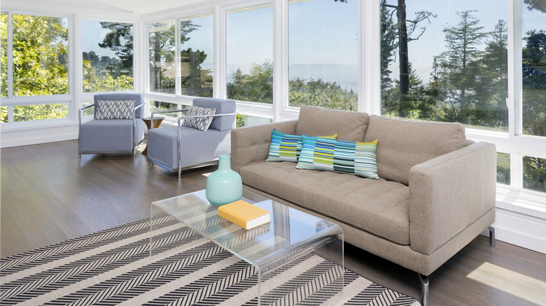 Modern sunroom with windows