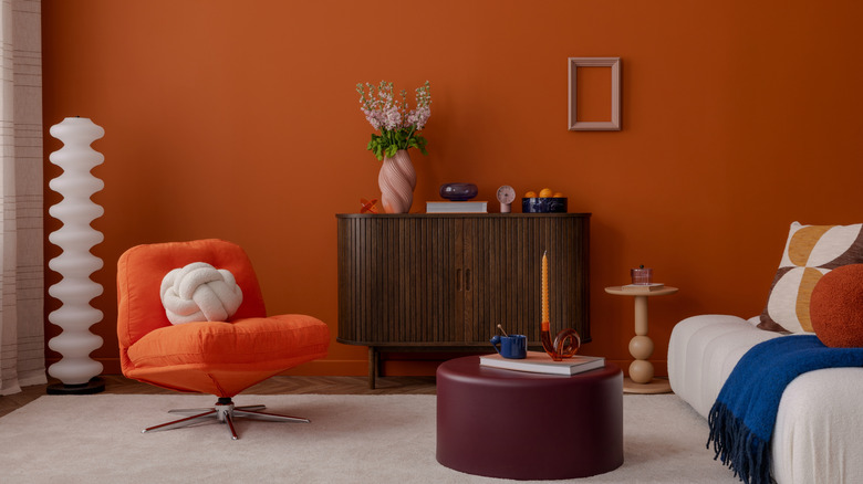 An orange accent wall