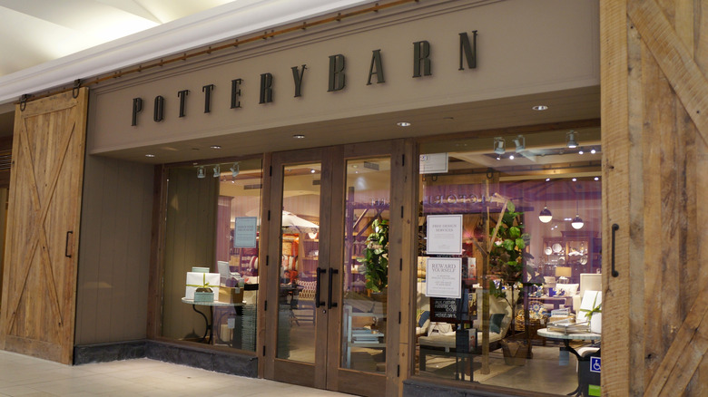 Pottery Barn store front in mall
