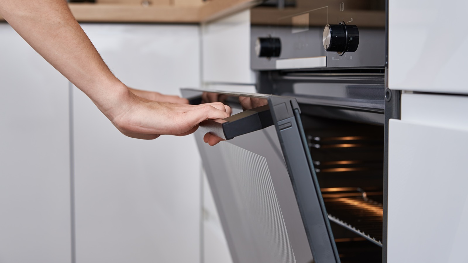Precautions You Should Be Taking When SelfCleaning Your Oven