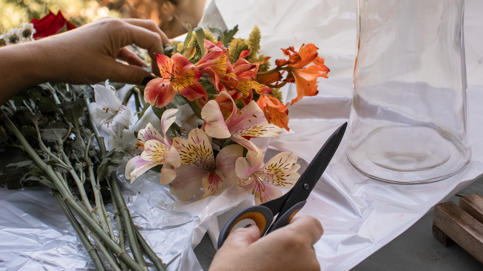 how-to-preserve-beautiful-diy-dried-flower-petals-in-a-jar