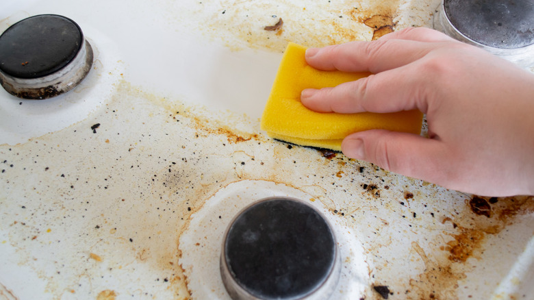 Cleaning grease splatters