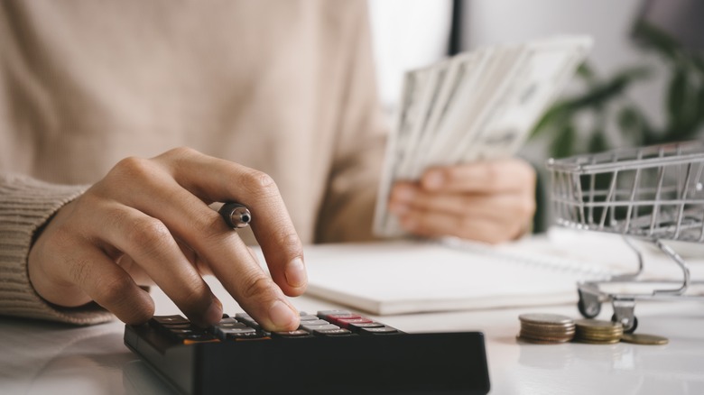 counting out money