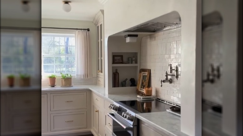 kitchen alcove featuring artwork