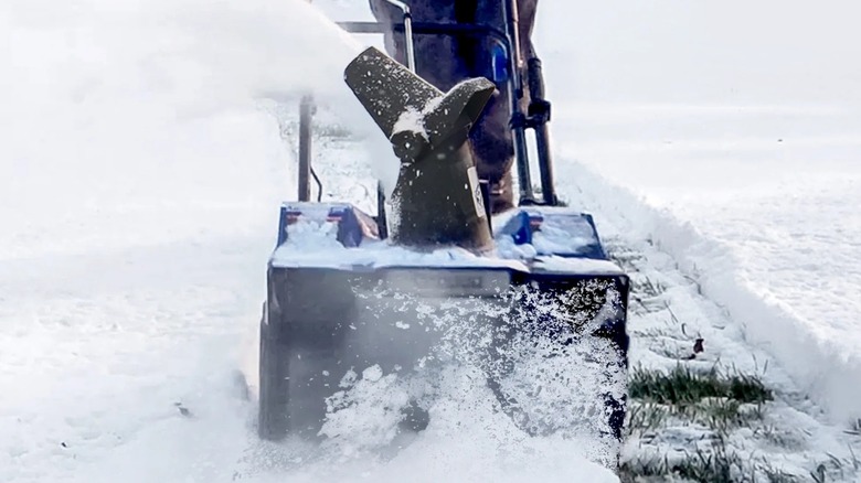 Snow Joe 24V IONMAX Cordless Snow Blower