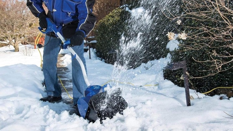 Snow Joe 324E Electric Snow Shovel w/Headlights